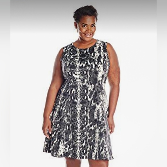 Calvin Klein, Black & White, Snakeskin Print, Scuba Dress, Side Pockets, Size 16 - Picture 2 of 9